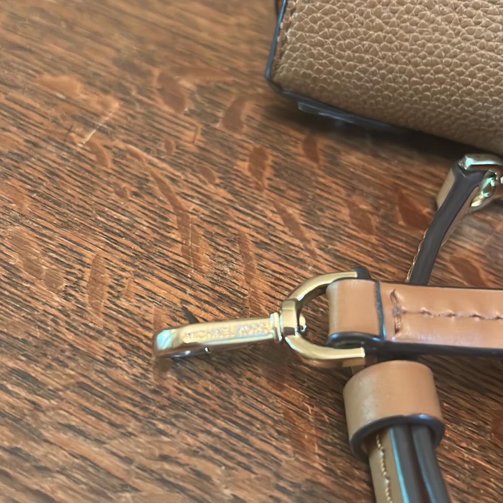Michael Kors Mercer Small Satchel/Crossbody - Picture 5 of 15